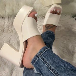 New Off White Platform Sandal with Chunky Heel Size 8, Size 10